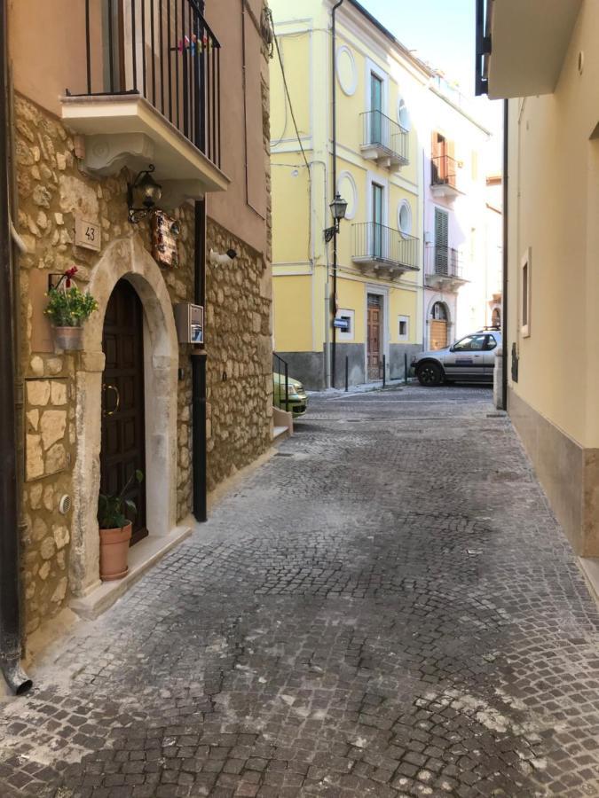 Lo Gnomo Bed & Breakfast Sulmona Exterior foto
